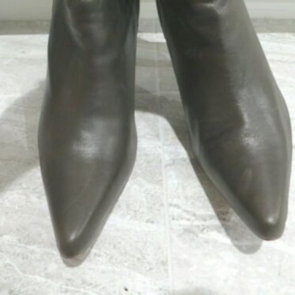 ( SALE ) NANA VTG. BLACK MID CALF BOOTS - Picture 5 of 7